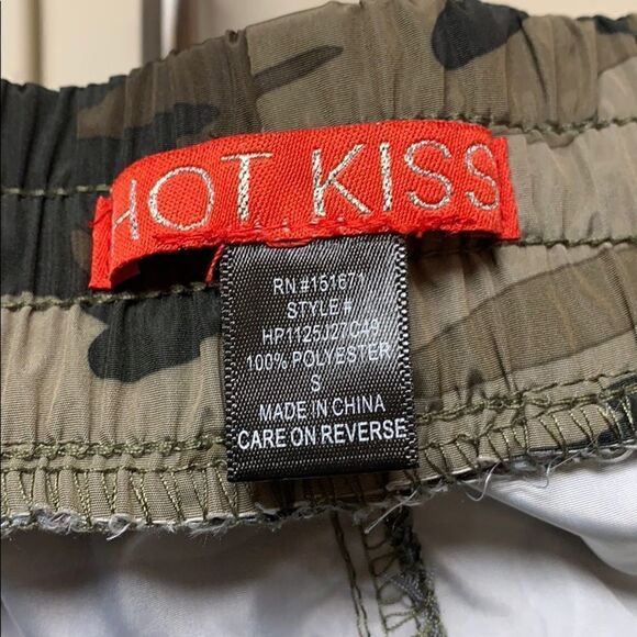 Hot Kiss Camo Pants - Picture 2 of 6